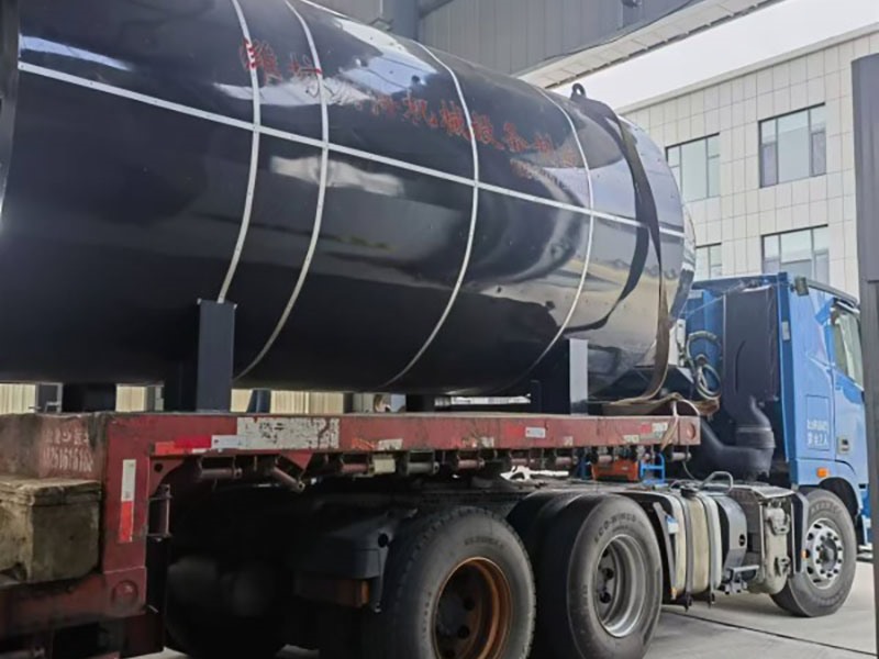 新興重工天然氣儲運裝備有限公司直燃式燃氣熱風爐發貨現場